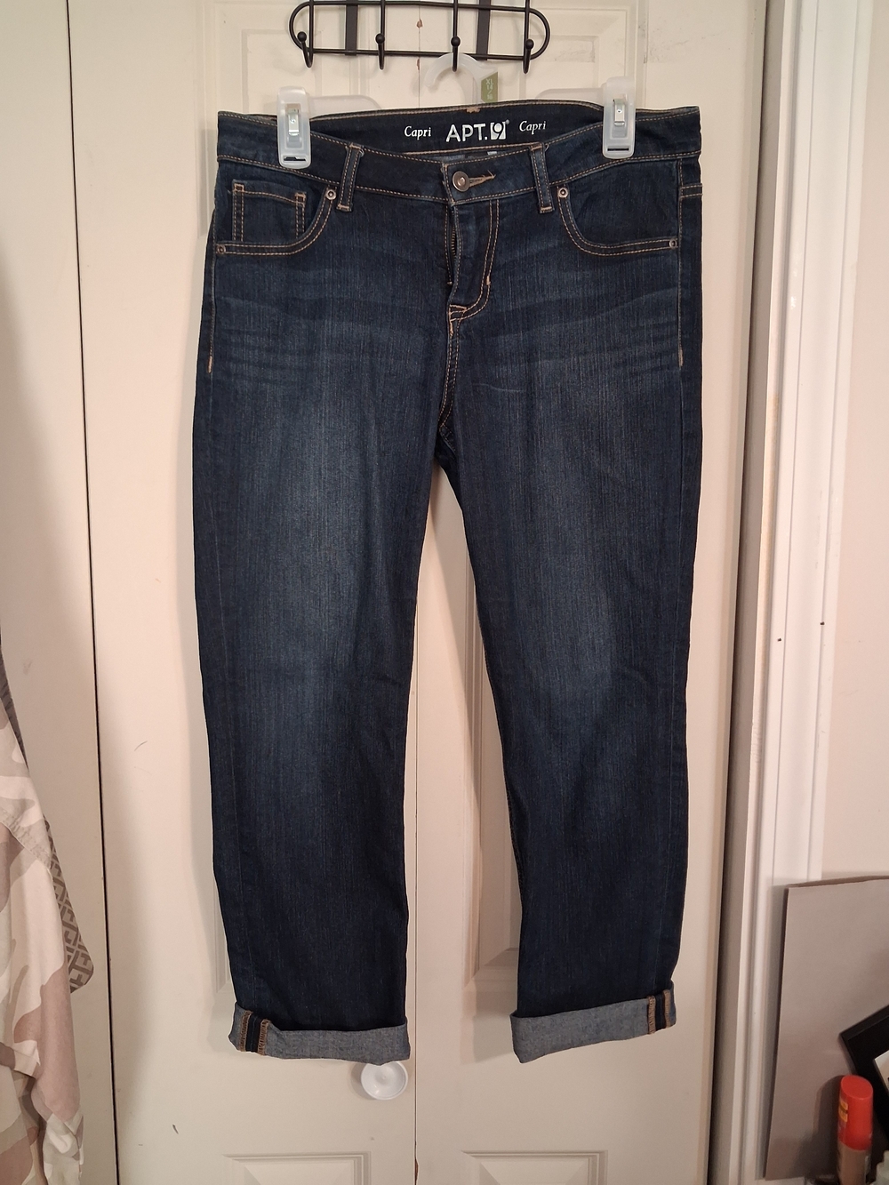 Apt. 9 Women's Dark Blue Capri Jeans